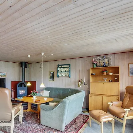 בית נופש Three-bedroom Holiday In *
