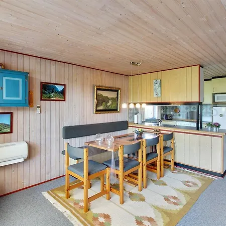 בית נופש Three-bedroom Holiday In *