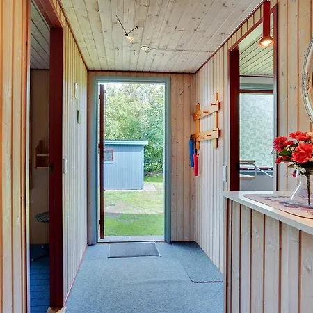 בית נופש Three-bedroom Holiday In *
